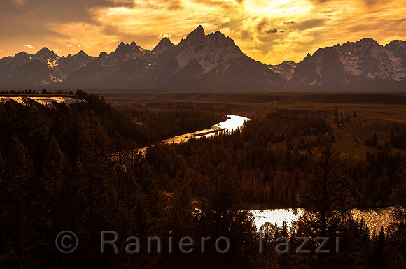 Snake River and Mount Moran, Grand Teton National Park, Wyoming,