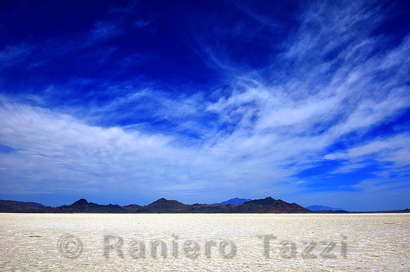 Bonneville Salt Flats - Great Salt Lake Desert, Utah, Usa