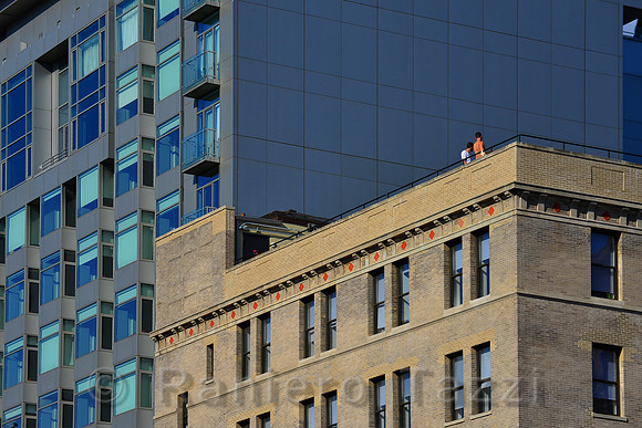 Relaxing on a Manhattan's rooftop - New York, USA