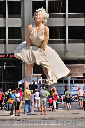 Forever Marilyn, by Seward Johnson - Chicago, USA
