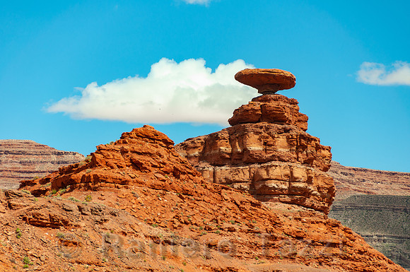 Mexican Hat Rock, Utah