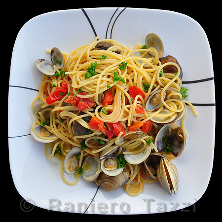 Spaghetti with clams