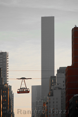 Roosevelt Island Tramway and Trump World Tower - New York, Usa