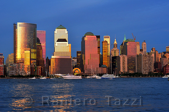 Downtown Manhattan, financial district, seen from Jersey City - New Jersey, Usa